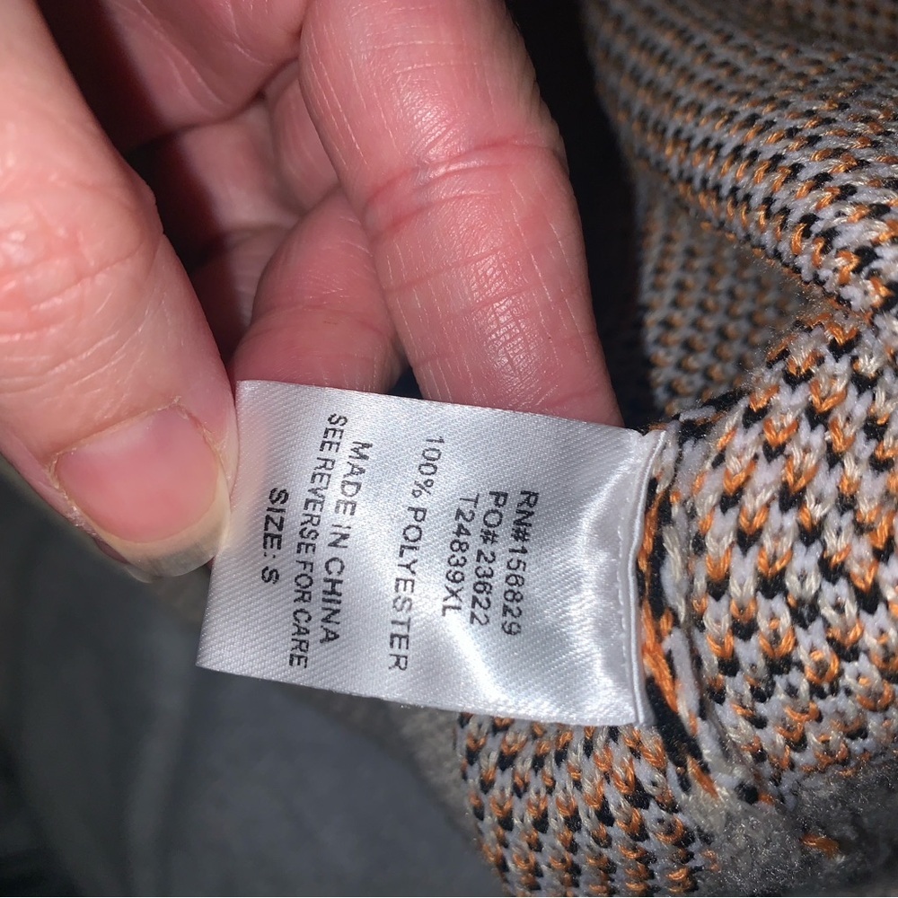 White birch cheetah leopard Animal novelty Print Beige crew Sweater small - Picture 5 of 5